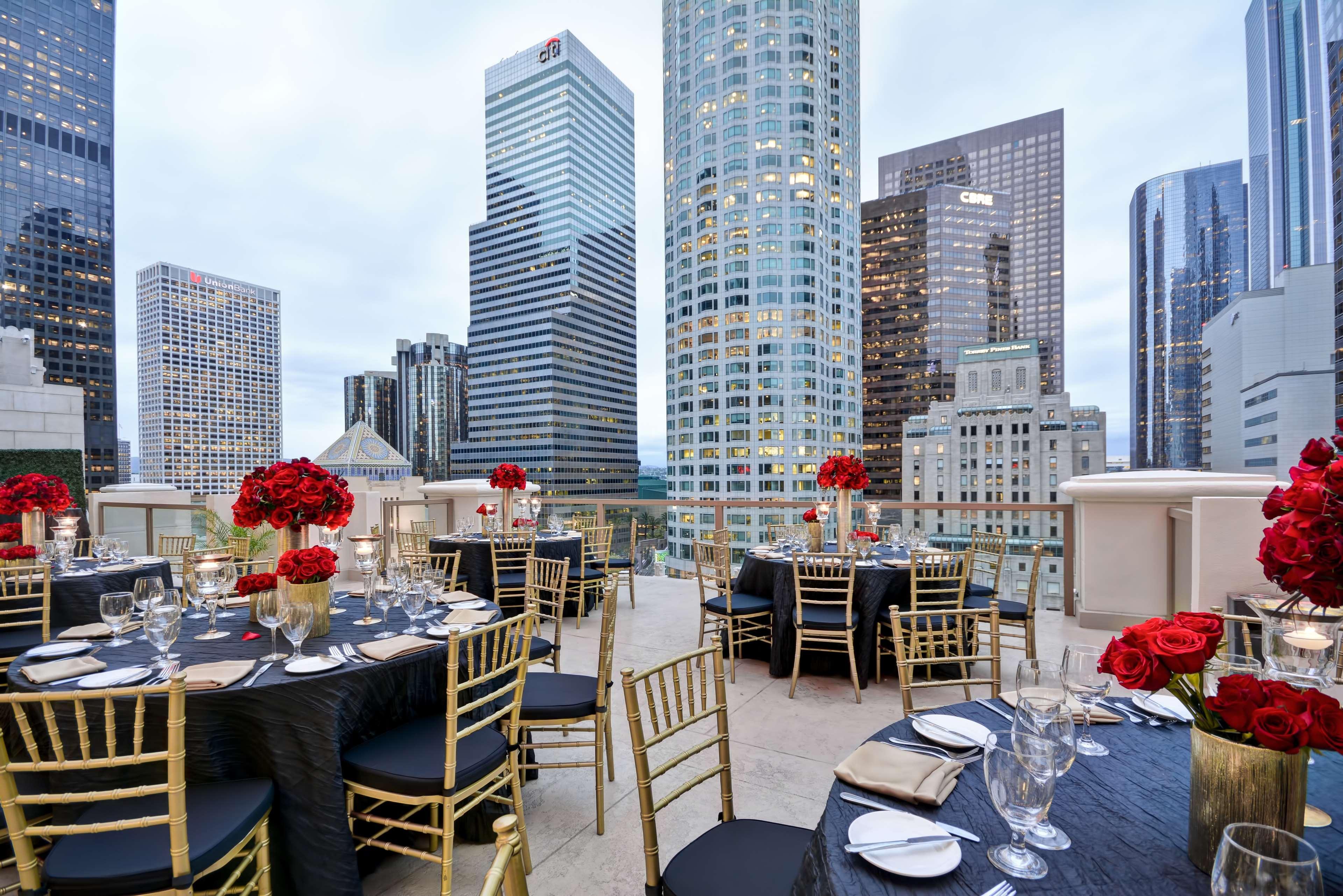 Hilton Checkers Los Angeles Hotel Exterior photo